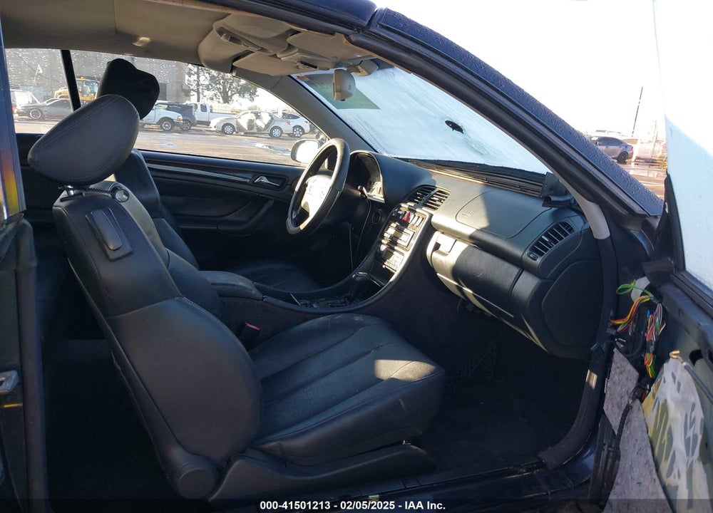 2000 MERCEDES-BENZ CLK 430 VIN: WDBLK70G0YT032551