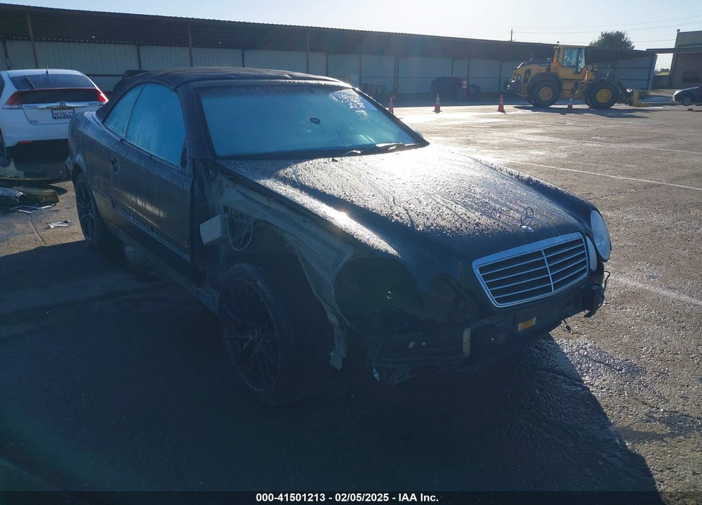 2000 MERCEDES-BENZ CLK 430 VIN: WDBLK70G0YT032551