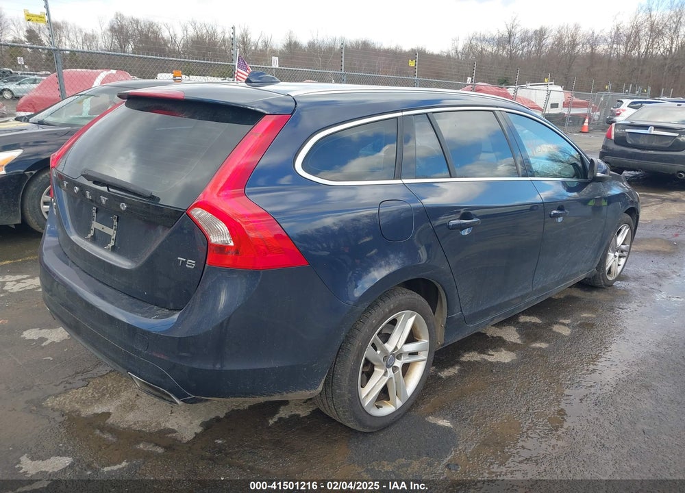 2015 VOLVO V60 T5 PREMIER VIN: YV140MEK0F1250032