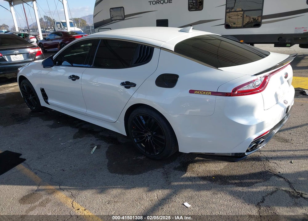 2018 KIA STINGER VIN: KNAE15LA8J6033876