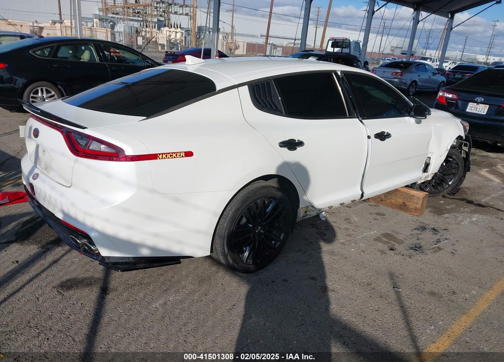 2018 KIA STINGER VIN: KNAE15LA8J6033876