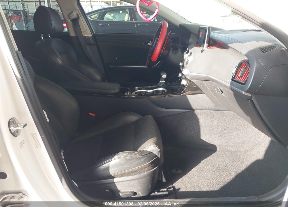 2018 KIA STINGER VIN: KNAE15LA8J6033876