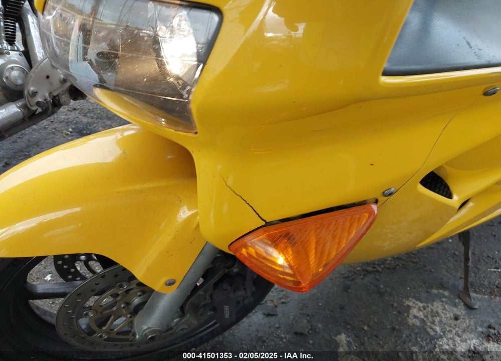 2000 HONDA VFR800 F1 VIN: JH2RC4618YM200027