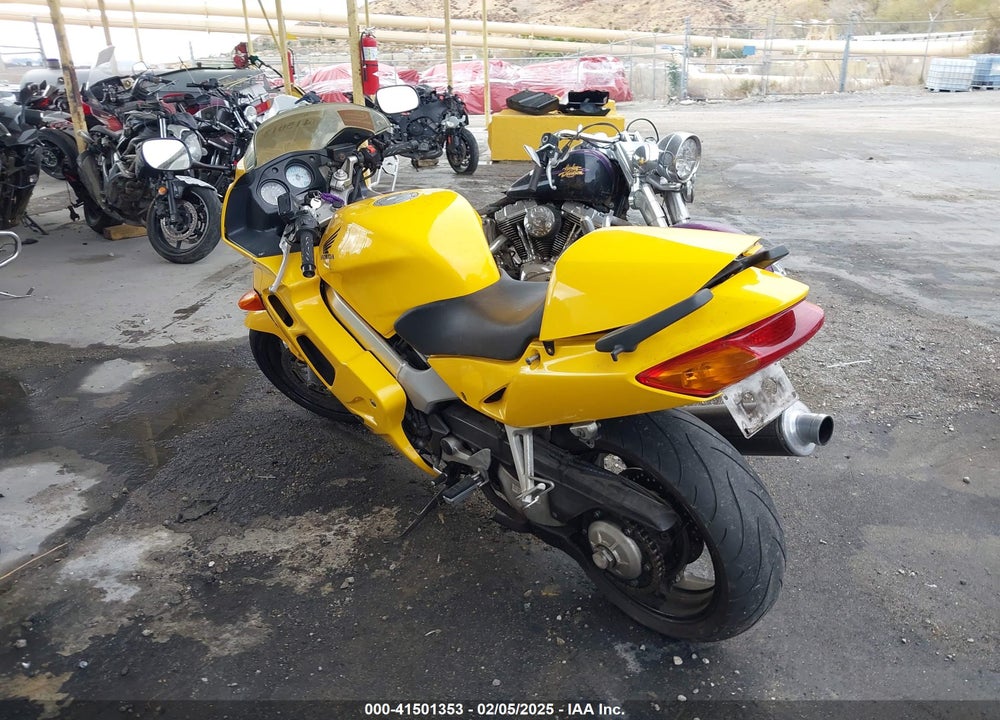 2000 HONDA VFR800 F1 VIN: JH2RC4618YM200027