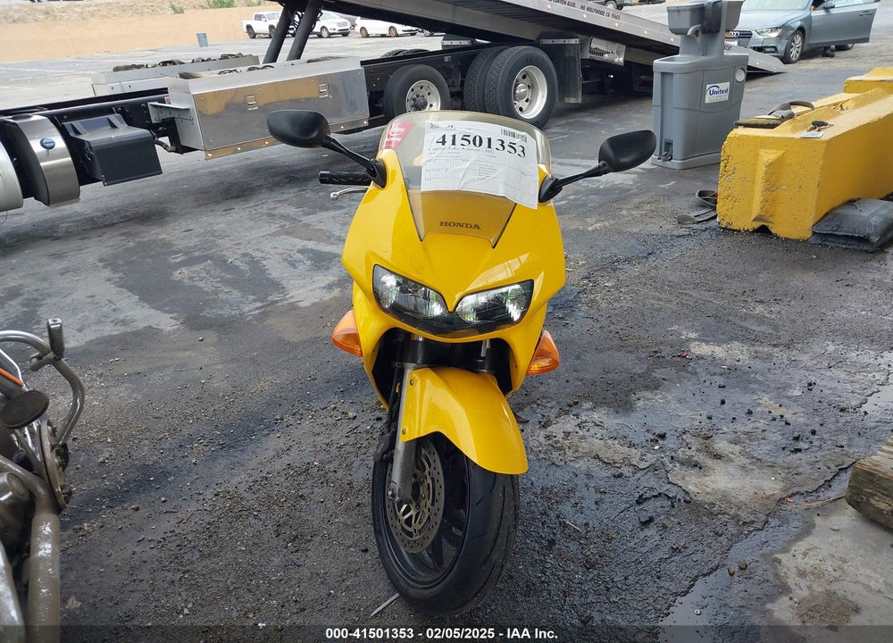 2000 HONDA VFR800 F1 VIN: JH2RC4618YM200027