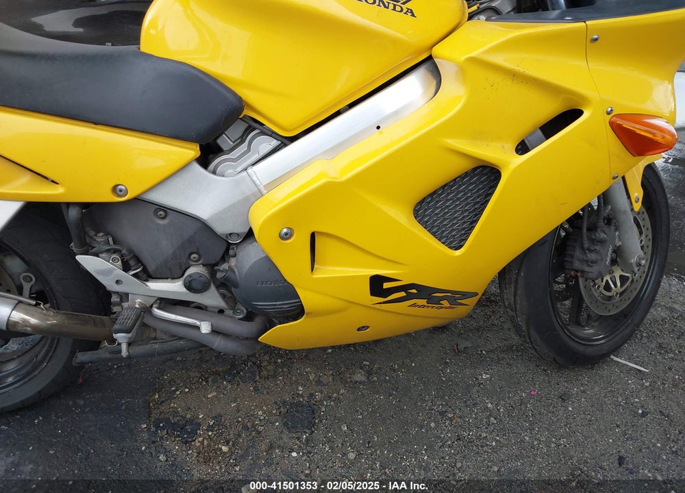 2000 HONDA VFR800 F1 VIN: JH2RC4618YM200027