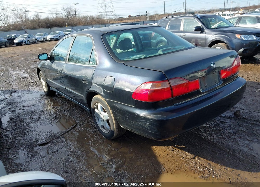 2000 HONDA ACCORD 3.0 EX VIN: 1HGCG165XYA096521
