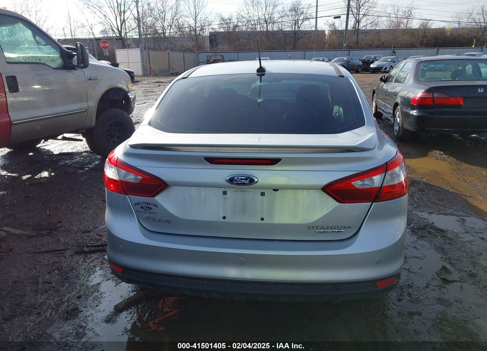 2013 FORD FOCUS VIN: 1FADP3J22DL300647