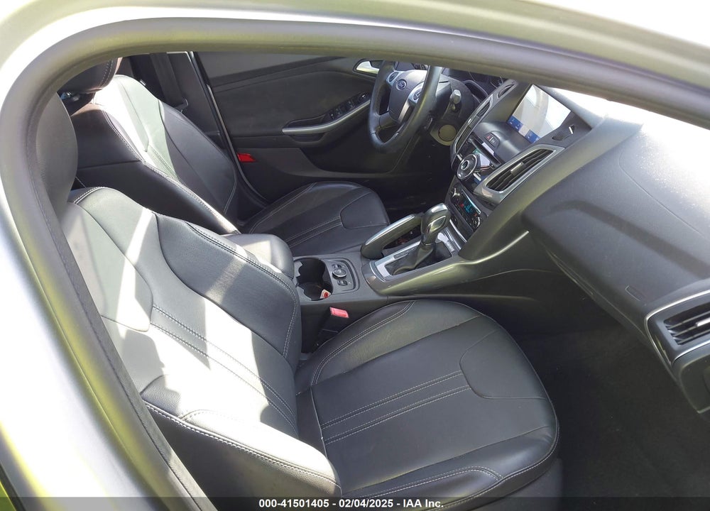 2013 FORD FOCUS VIN: 1FADP3J22DL300647