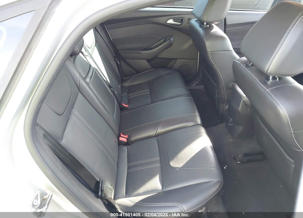 2013 FORD FOCUS VIN: 1FADP3J22DL300647