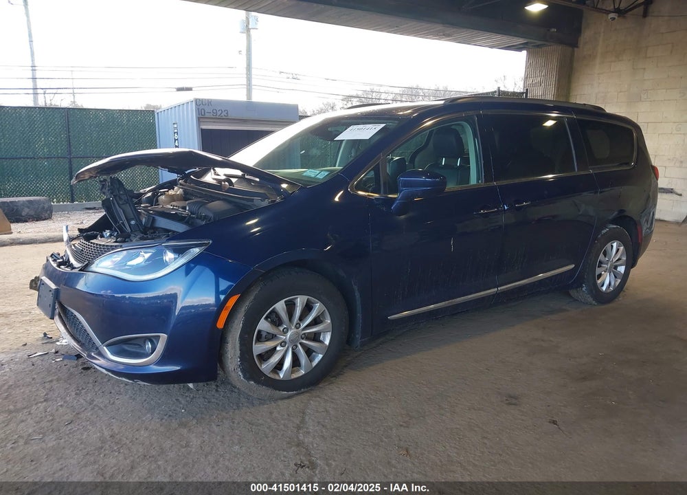 2017 CHRYSLER PACIFICA TOURING L VIN: 2C4RC1BG8HR803784
