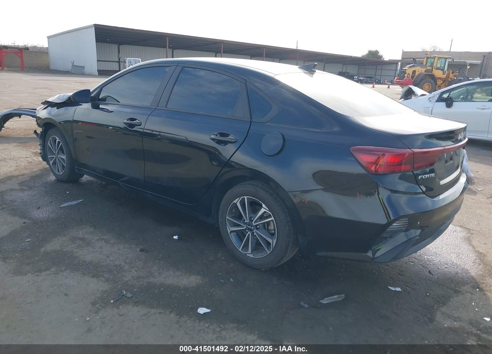 2023 KIA FORTE VIN: 3KPF24AD7PE555090