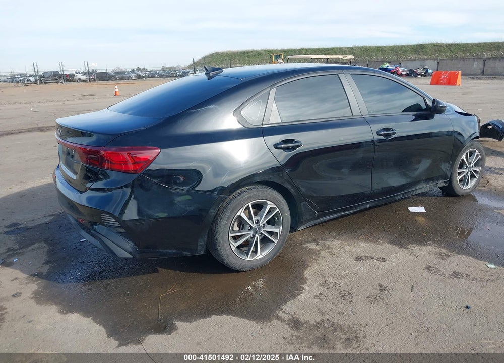 2023 KIA FORTE VIN: 3KPF24AD7PE555090