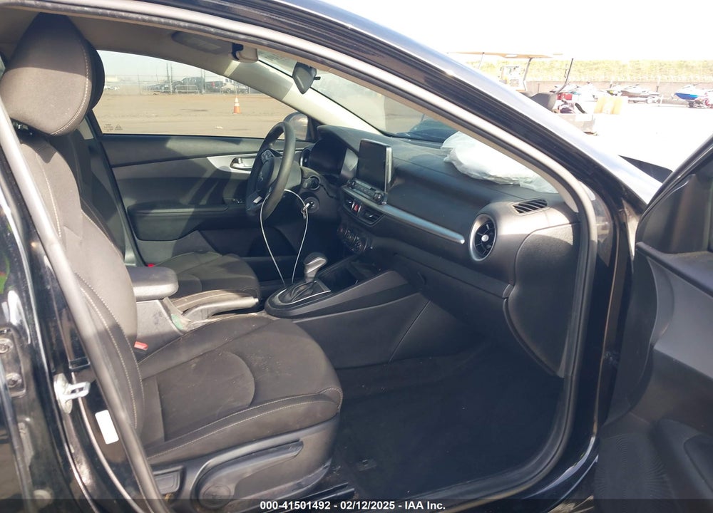 2023 KIA FORTE VIN: 3KPF24AD7PE555090