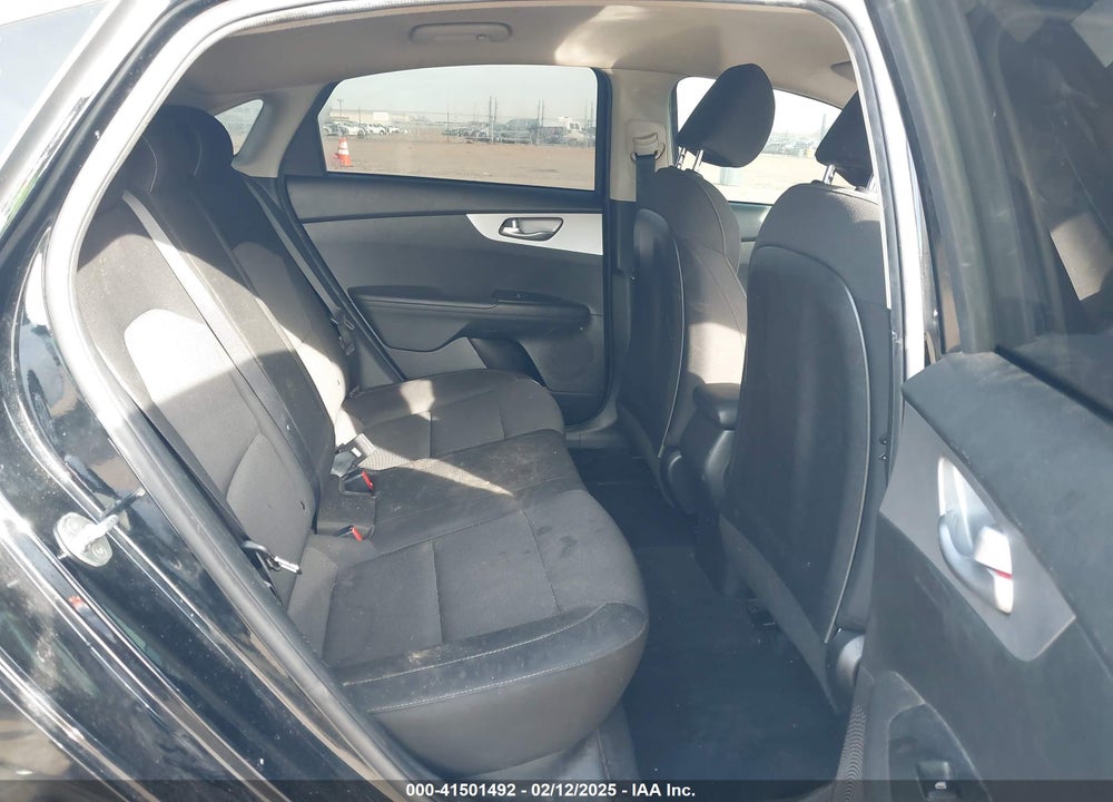 2023 KIA FORTE VIN: 3KPF24AD7PE555090