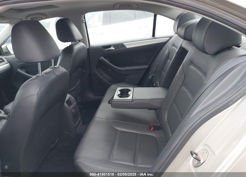 2014 VOLKSWAGEN JETTA VIN: 3VWB07AJ3EM204625