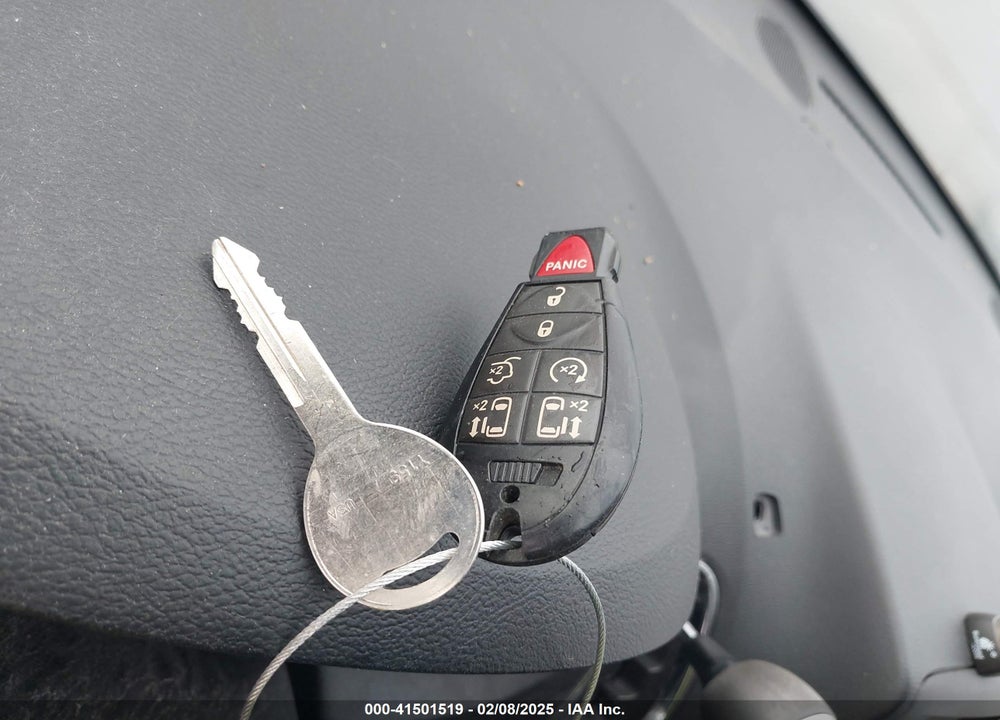 2013 DODGE GRAND CARAVAN VIN: 2C4RDGDG1DR584805
