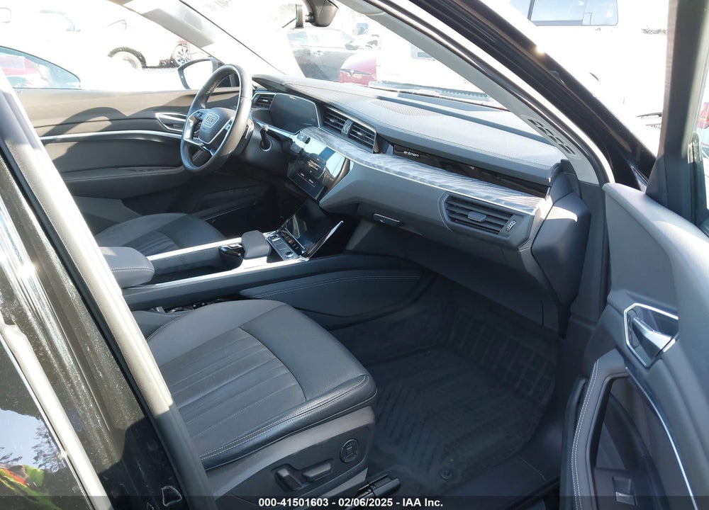 2021 AUDI E-TRON PREMIUM PLUS QUATTRO VIN: WA1LAAGE9MB002545