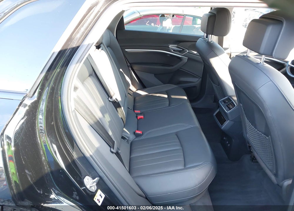 2021 AUDI E-TRON PREMIUM PLUS QUATTRO VIN: WA1LAAGE9MB002545