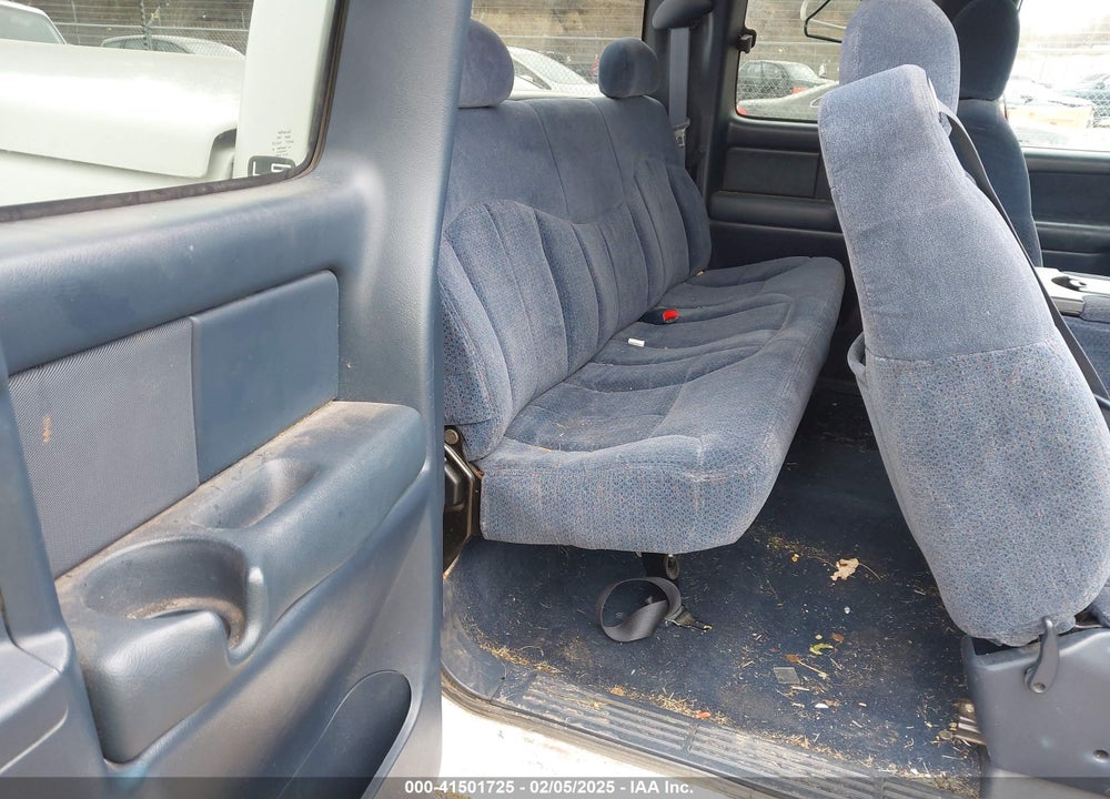 1999 CHEVROLET SILVERADO 1500 LS VIN: 2GCEK19T4X1140103
