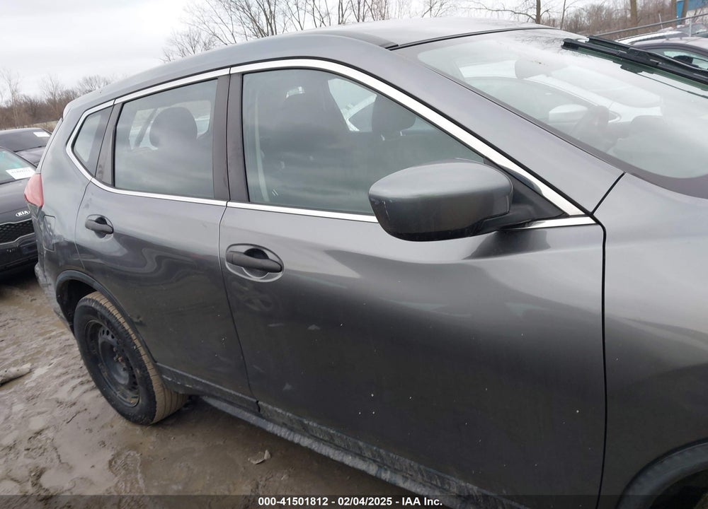 2018 NISSAN ROGUE S VIN: JN8AT2MV0JW328017