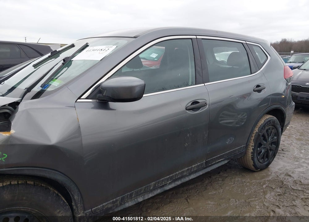 2018 NISSAN ROGUE S VIN: JN8AT2MV0JW328017