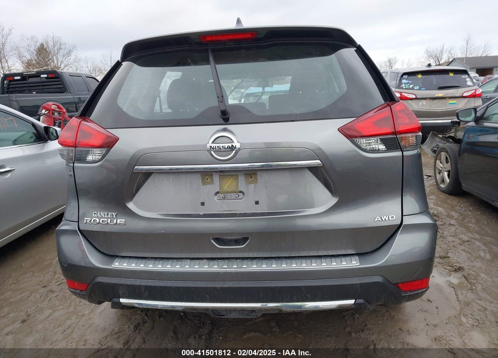 2018 NISSAN ROGUE S VIN: JN8AT2MV0JW328017