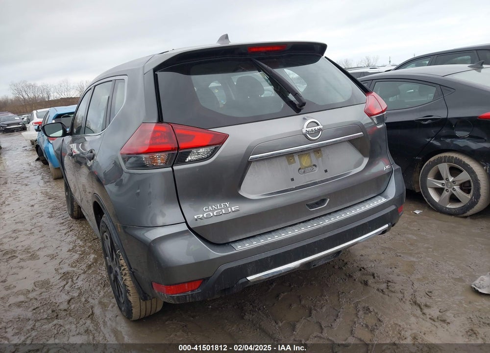 2018 NISSAN ROGUE S VIN: JN8AT2MV0JW328017