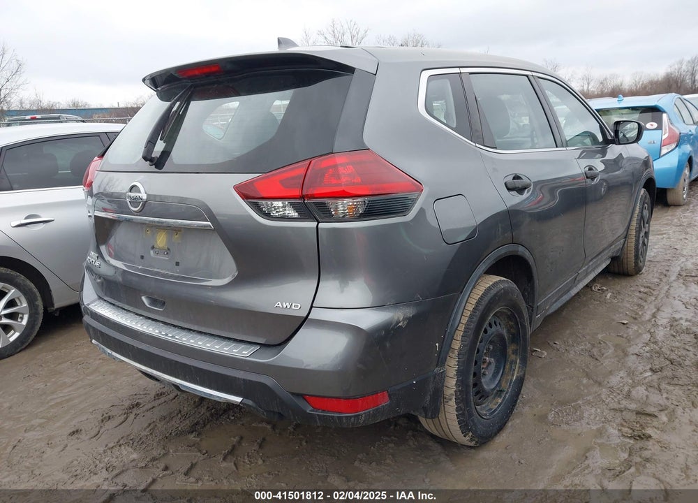 2018 NISSAN ROGUE S VIN: JN8AT2MV0JW328017