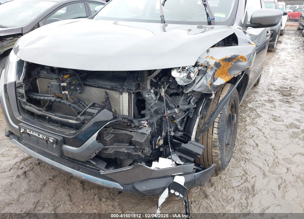 2018 NISSAN ROGUE S VIN: JN8AT2MV0JW328017