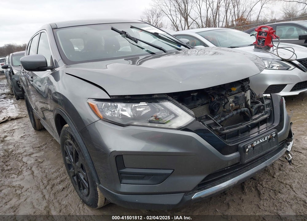 2018 NISSAN ROGUE S VIN: JN8AT2MV0JW328017