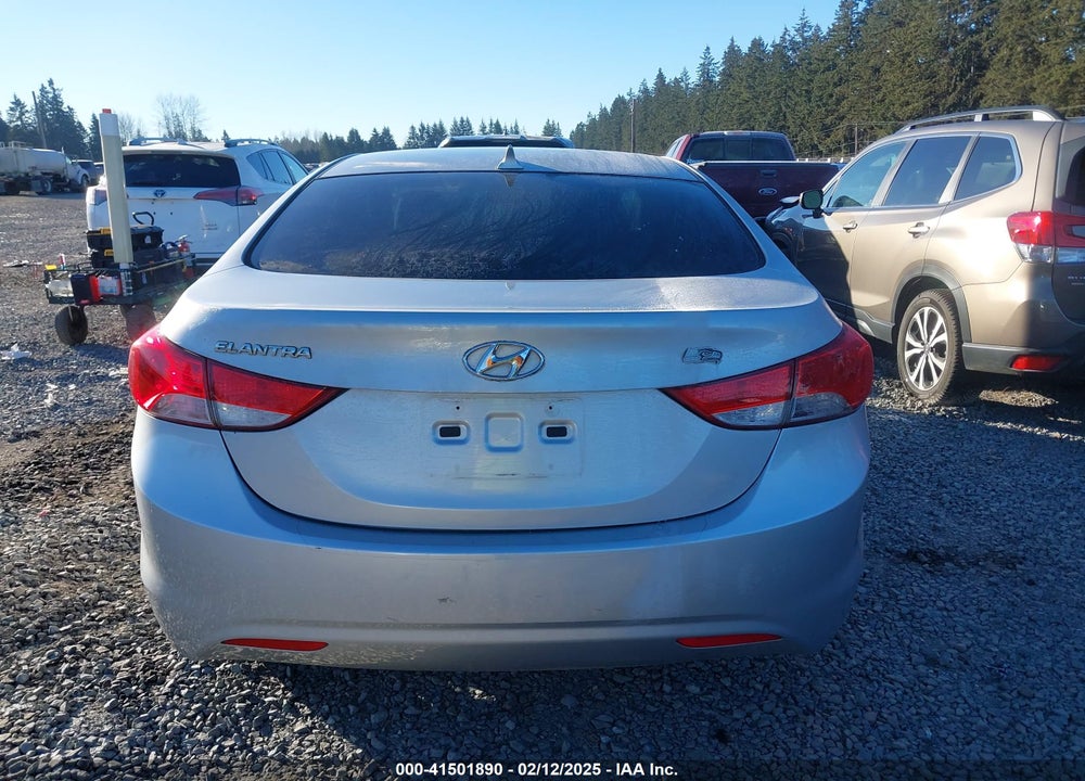2013 HYUNDAI ELANTRA VIN: KMHDH4AE2DU621049