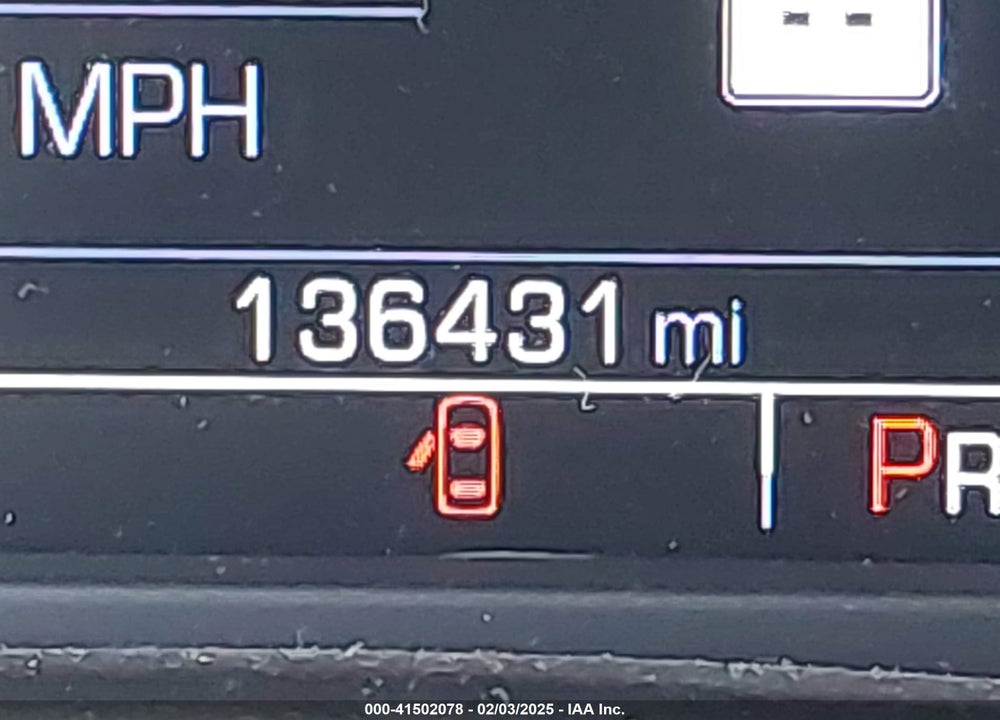 2018 CHEVROLET SUBURBAN LT VIN: 1GNSCHKC7JR111560