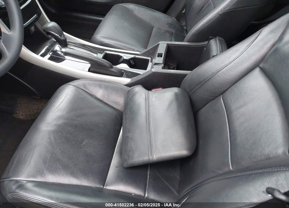 2016 HONDA ACCORD VIN: 1HGCR2F33GA211408