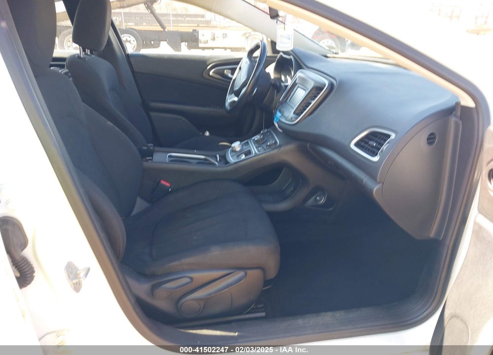 2016 CHRYSLER 200 LIMITED VIN: 1C3CCCAG4GN144170