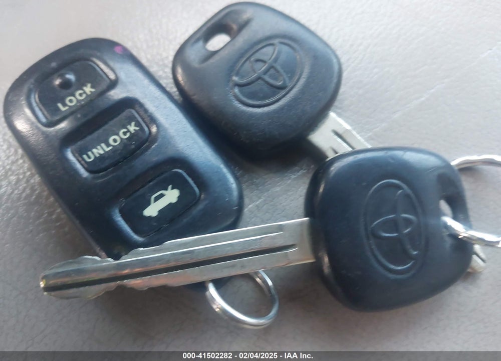 2003 TOYOTA CAMRY XLE VIN: 4T1BE30K23U204496