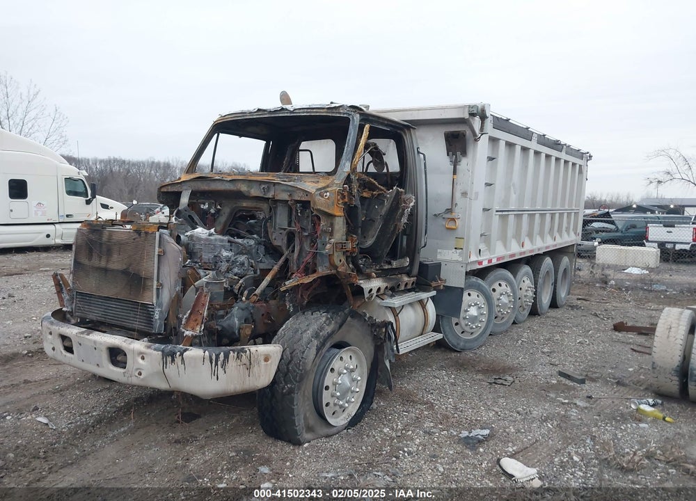 2000 STERLING TRUCK LT 9513 VIN: 2FZXKWEB4YAB58076