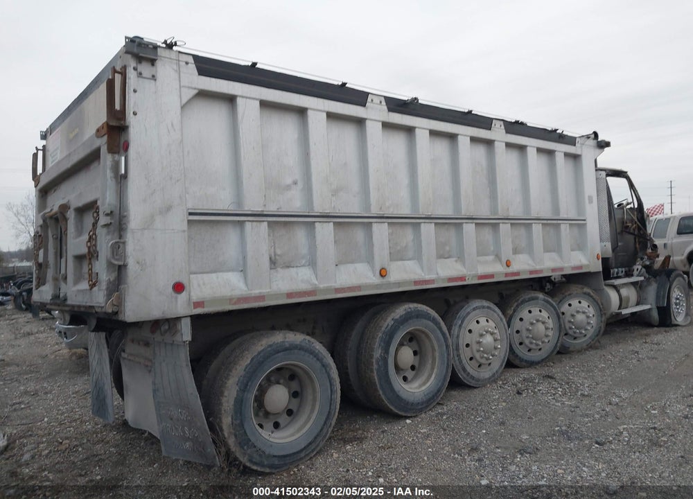 2000 STERLING TRUCK LT 9513 VIN: 2FZXKWEB4YAB58076