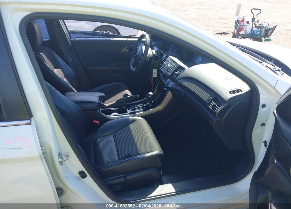 2017 HONDA ACCORD VIN: 1HGCR2F54HA037786
