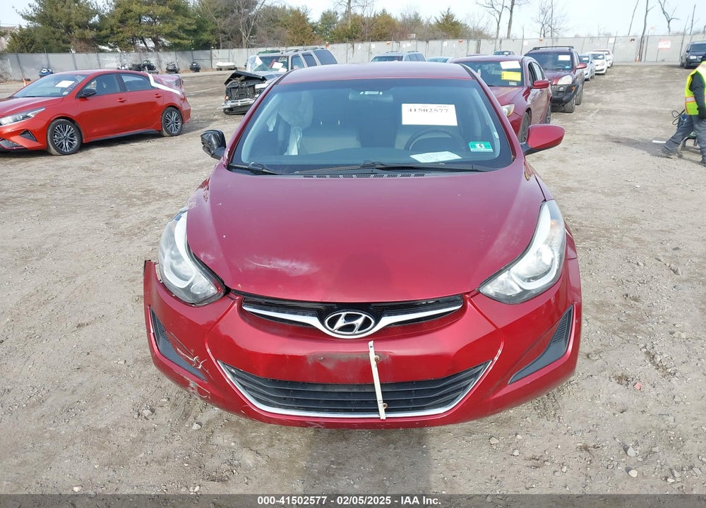 2016 HYUNDAI ELANTRA VIN: 5NPDH4AE9GH696124