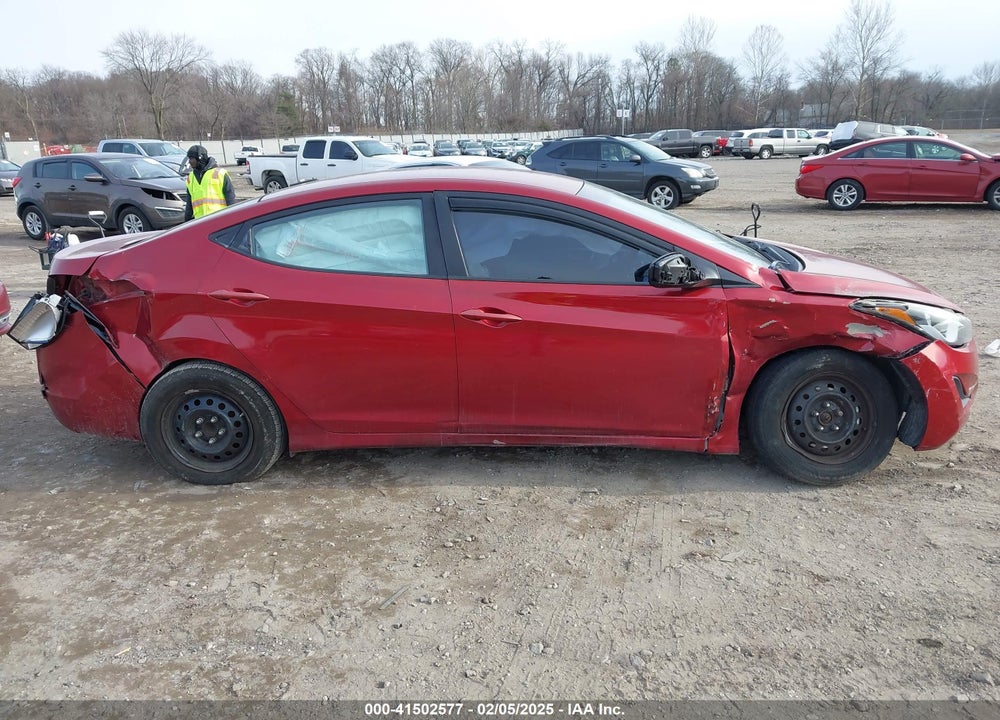 2016 HYUNDAI ELANTRA VIN: 5NPDH4AE9GH696124