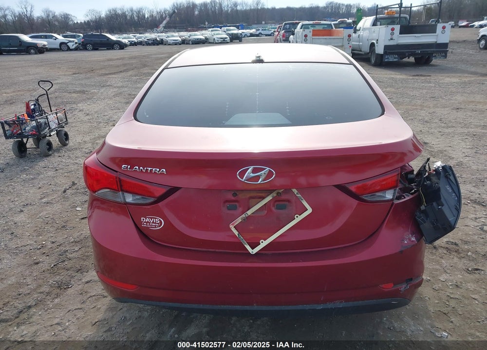 2016 HYUNDAI ELANTRA VIN: 5NPDH4AE9GH696124
