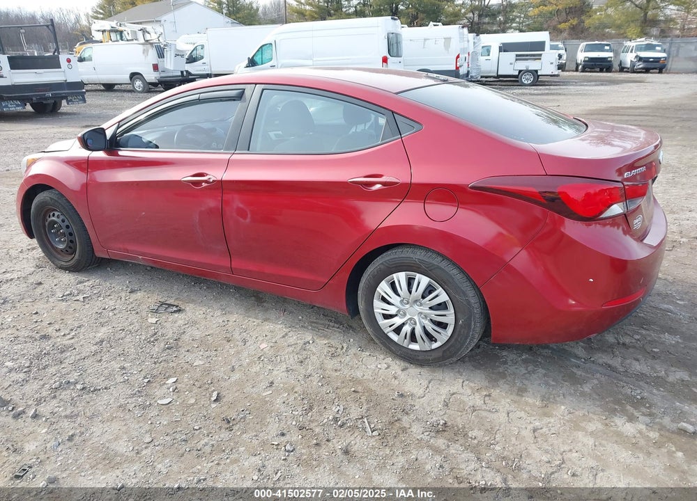 2016 HYUNDAI ELANTRA VIN: 5NPDH4AE9GH696124