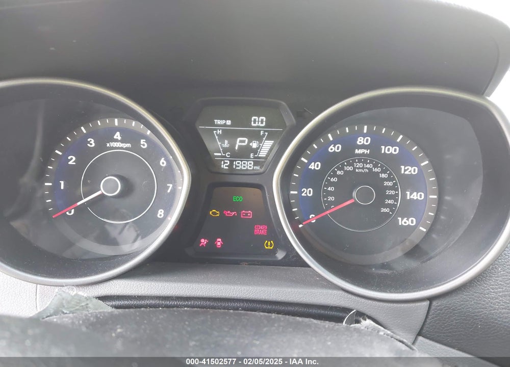 2016 HYUNDAI ELANTRA VIN: 5NPDH4AE9GH696124