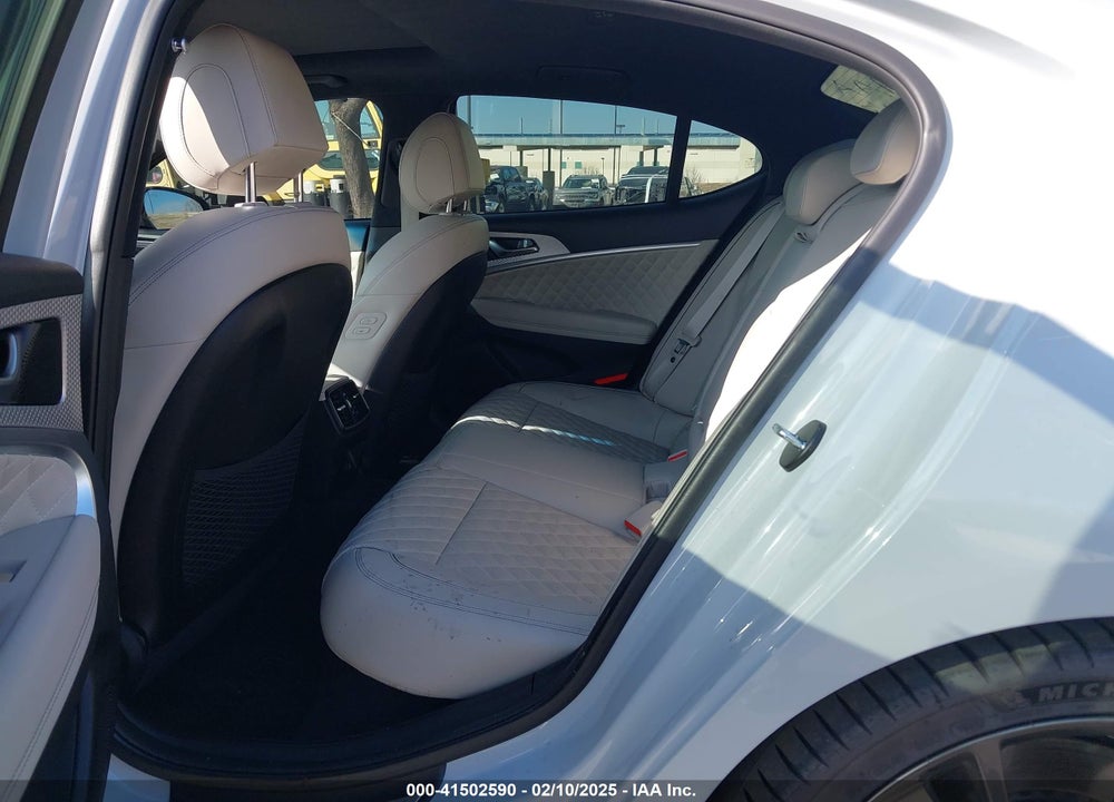 2022 GENESIS G70 3.3T RWD VIN: KMTG54TE4NU097803