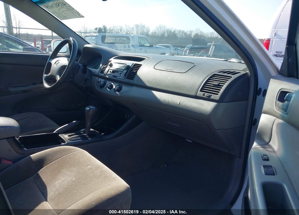 2003 TOYOTA CAMRY LE VIN: JTDBE32K330231585