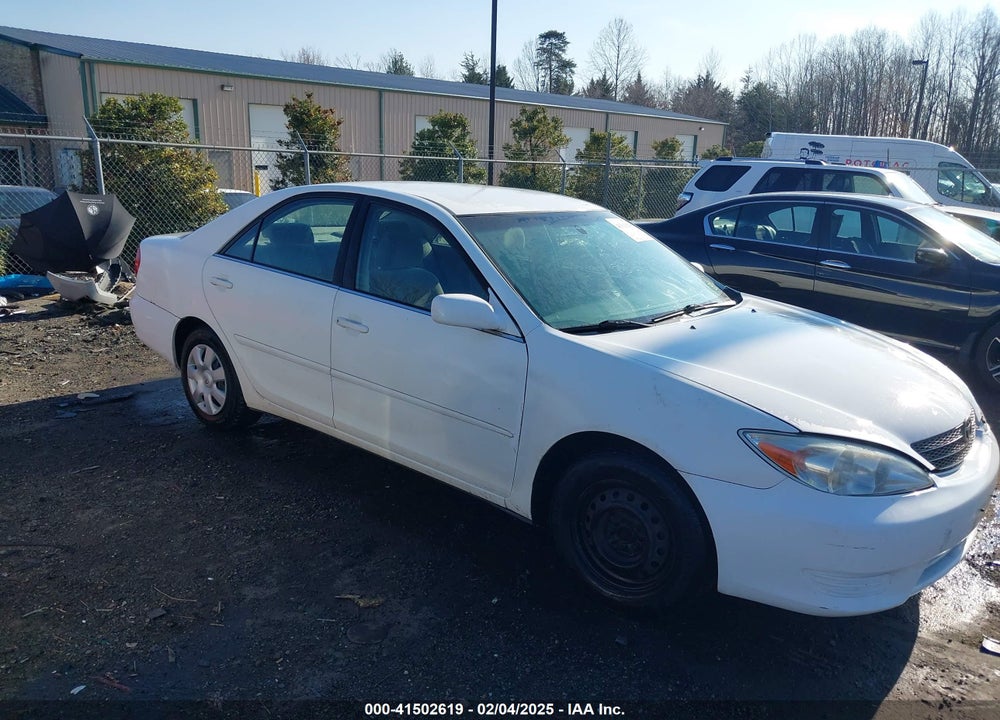 2003 TOYOTA CAMRY LE VIN: JTDBE32K330231585