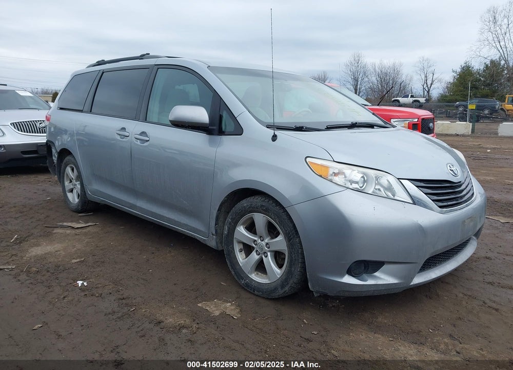 2014 TOYOTA SIENNA LE V6 8 PASSENGER VIN: 5TDKK3DC0ES428633