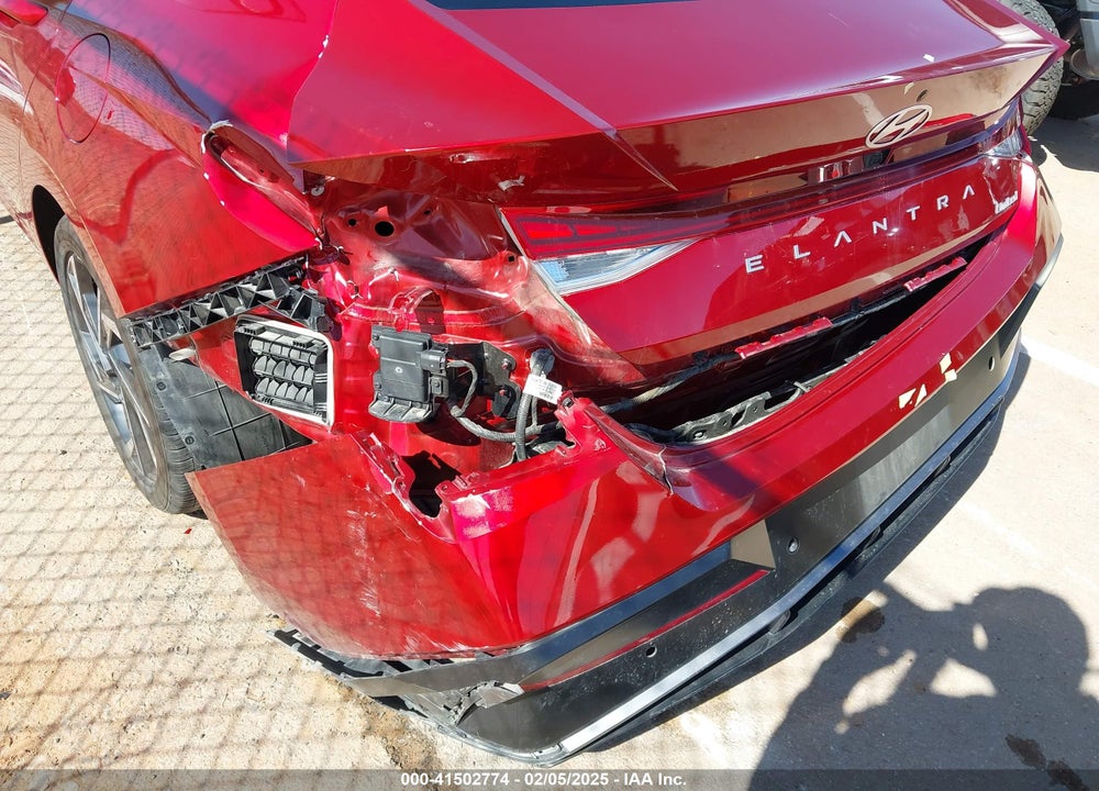 2024 HYUNDAI ELANTRA VIN: KMHLP4DG4RU742006