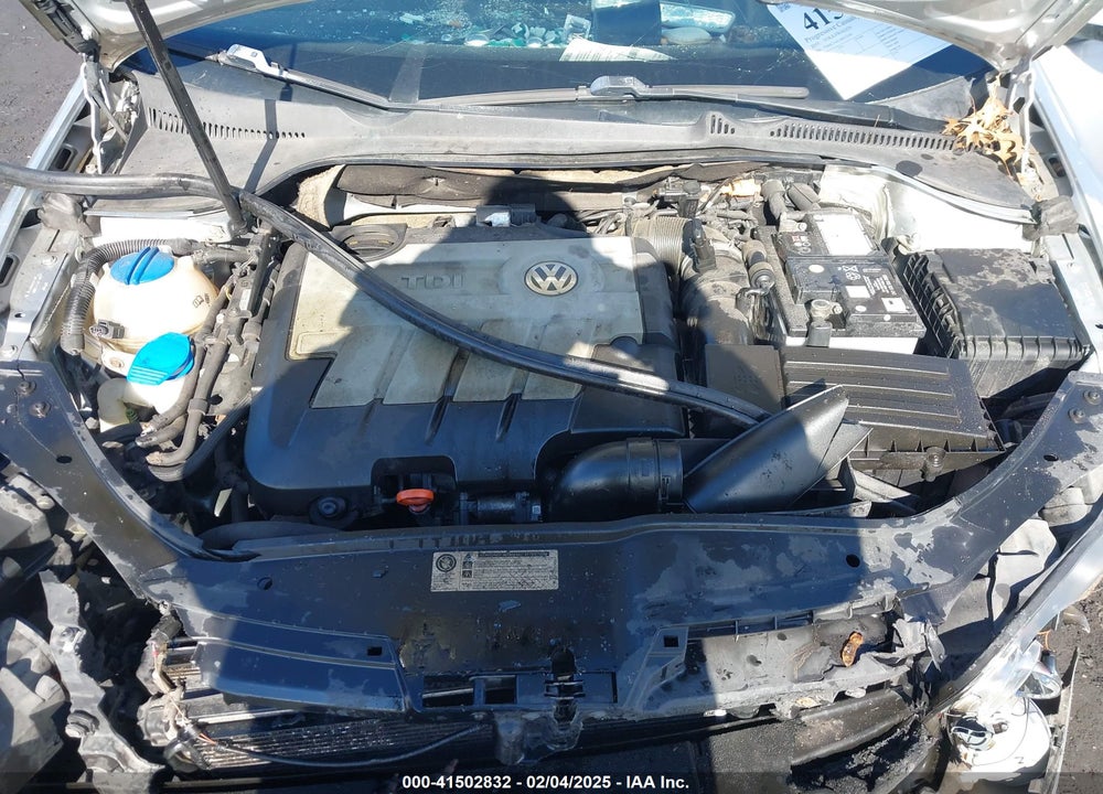 2010 VOLKSWAGEN JETTA VIN: 3VWRL7AJ1AM112560